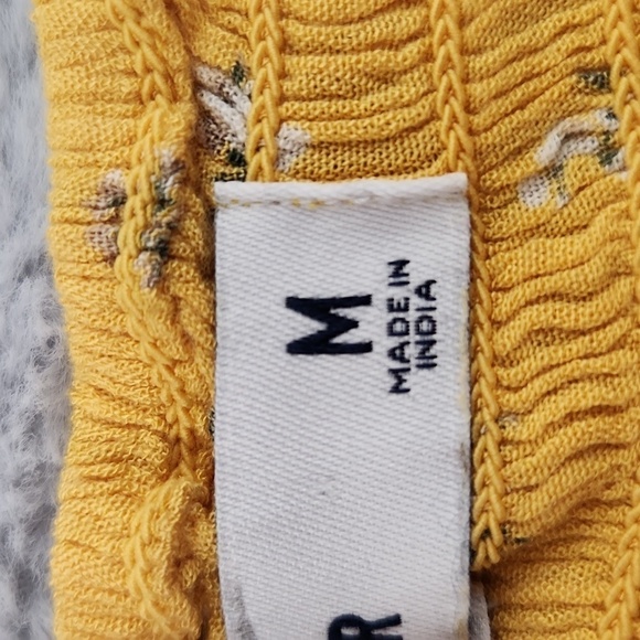 Hollister yellow cropped floral top - Picture 6 of 9